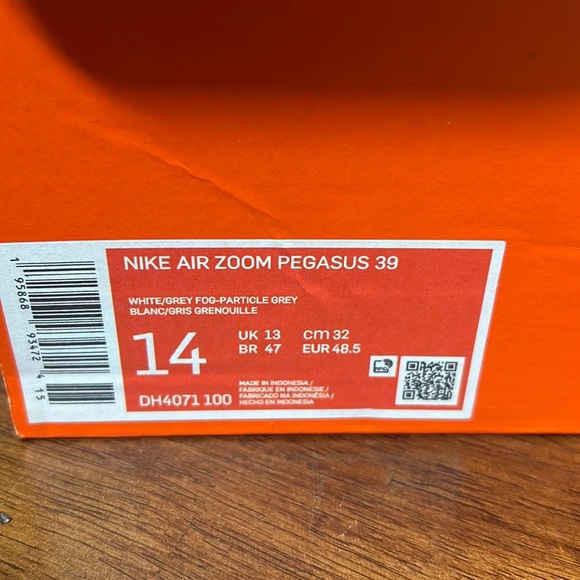 Brand new mens Nike Air Zoom Pegasus 39 in white - Picture 2 of 8